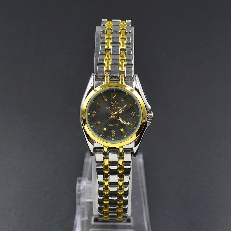 Round Metal Alloy Band Quartz Couple Wrist Watch - lecapmode